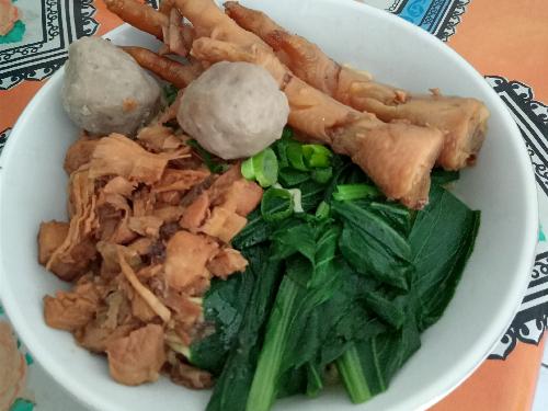 Sate & Mie Ayam RR: Rasa yang Menggoda di Jantung Cilacap